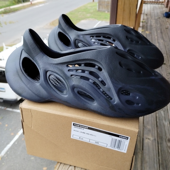 Yeezy Foam Runner Blue Mineral Size 11 - Picture 6 of 6